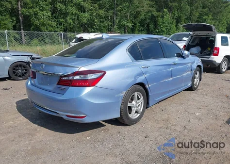2017 Honda Accord Hybrid Touring z USA, uszkodzony, nr VIN JHMCR6F70HC008134